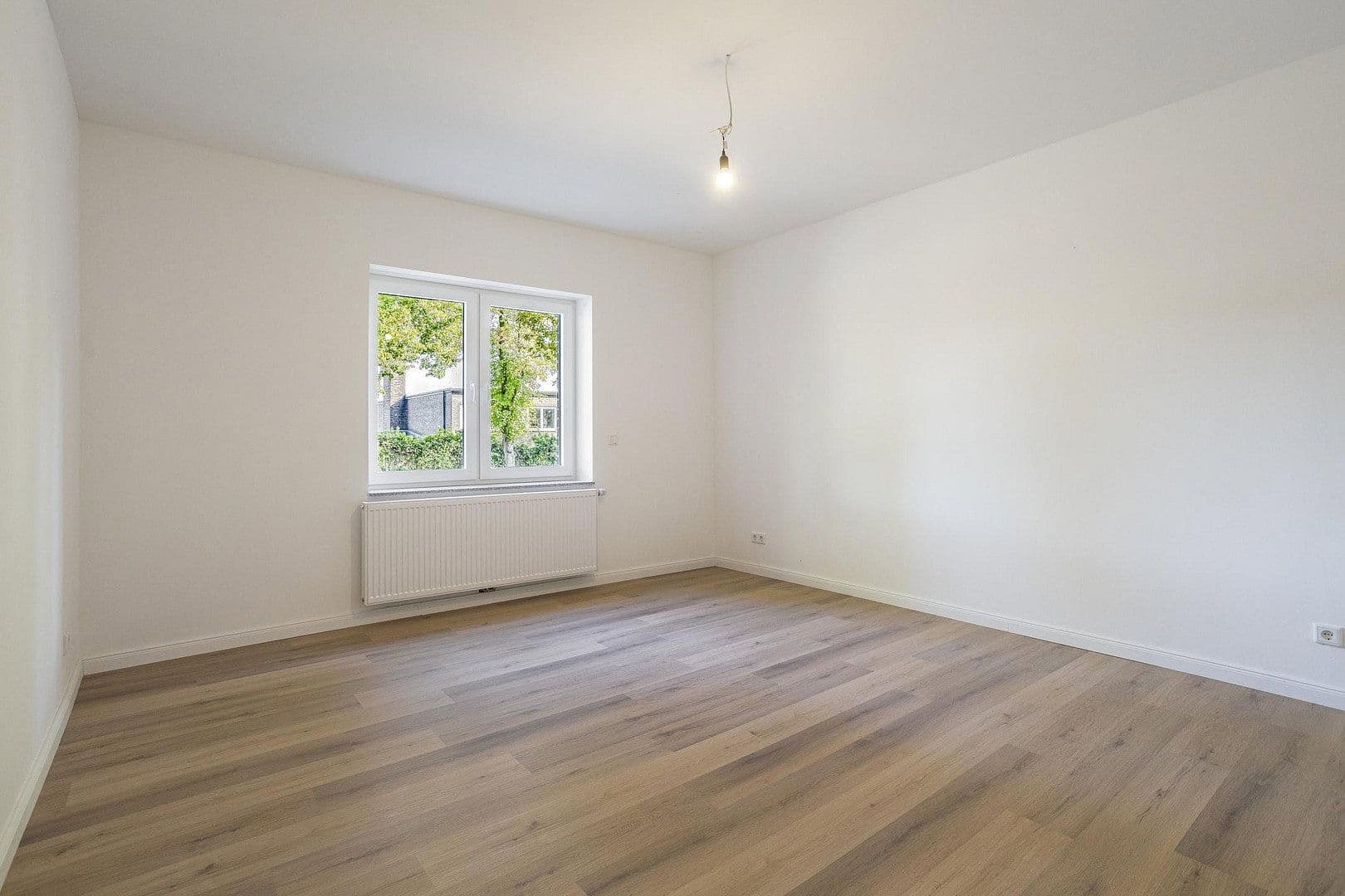 Predaj domu 230 m², pozemok 302 m², Nimweger Straße 45, Kleve, Severné Porýnie - Westfálsko Predaj domu 230 m², pozemok 302 m², Nimweger Straße 45, Kleve, Severné Porýnie - Westfálsko