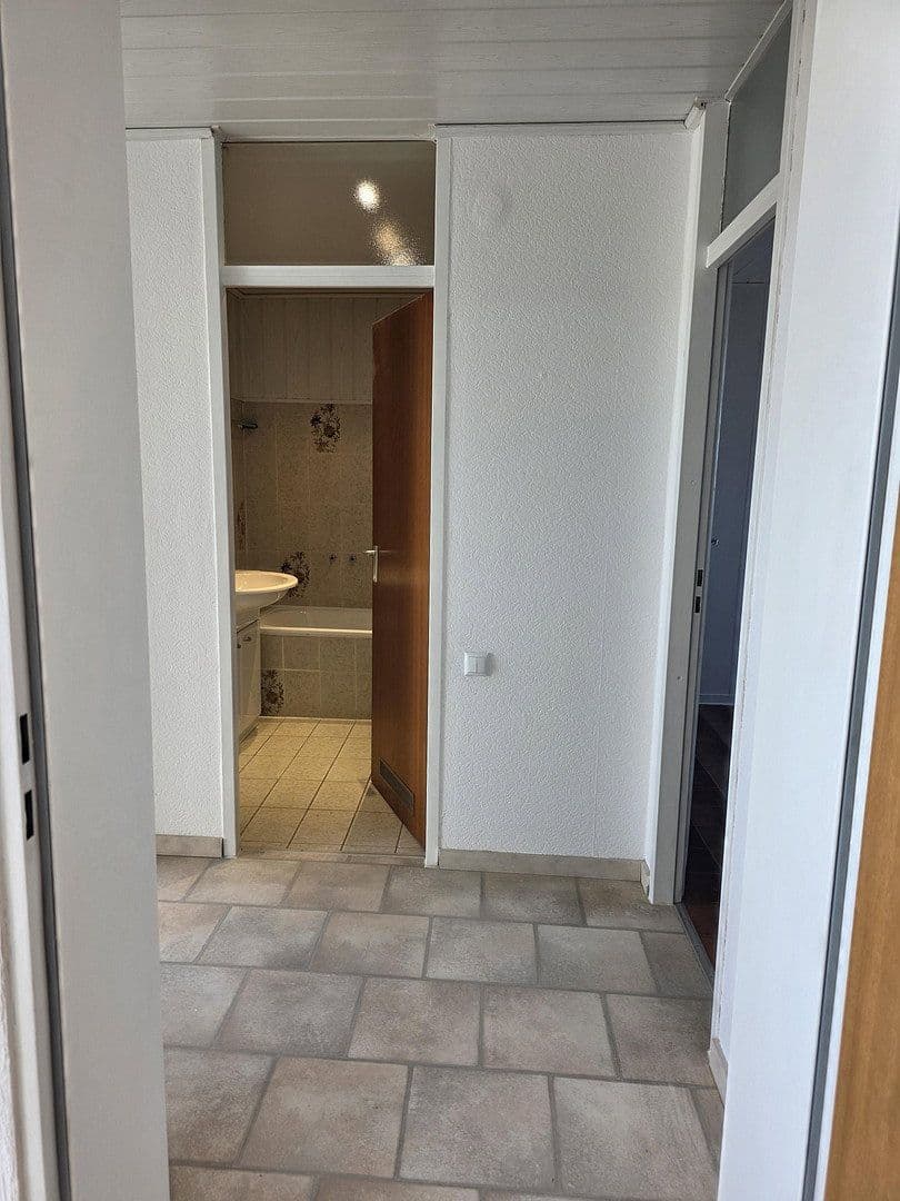 Prenájom bytu 3-izbový 100 m², Katharinenstraße 6, Essen, Severné Porýnie - Westfálsko Prenájom bytu 3-izbový 100 m², Katharinenstraße 6, Essen, Severné Porýnie - Westfálsko