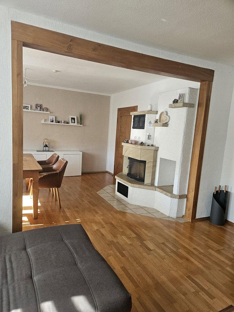 Predaj domu 171 m², pozemok 820 m², Annweiler am Trifels, Porýnie-Falcko Predaj domu 171 m², pozemok 820 m², Annweiler am Trifels, Porýnie-Falcko