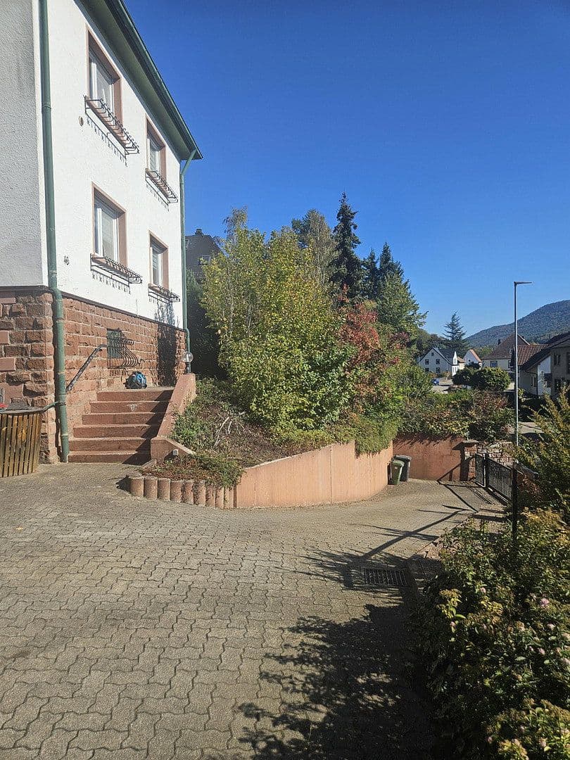 Predaj domu 171 m², pozemok 820 m², Annweiler am Trifels, Porýnie-Falcko Predaj domu 171 m², pozemok 820 m², Annweiler am Trifels, Porýnie-Falcko