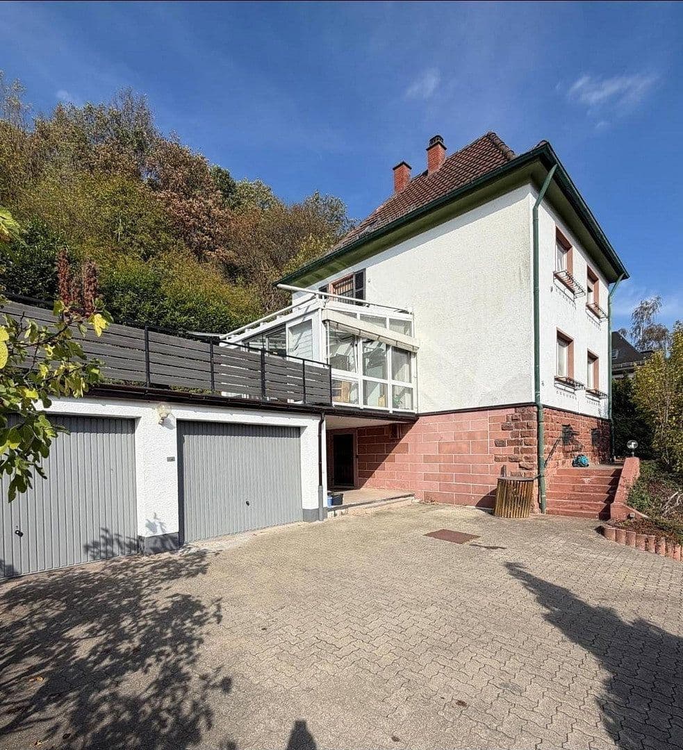 Predaj domu 171 m², pozemok 820 m², Annweiler am Trifels, Porýnie-Falcko Predaj domu 171 m², pozemok 820 m², Annweiler am Trifels, Porýnie-Falcko