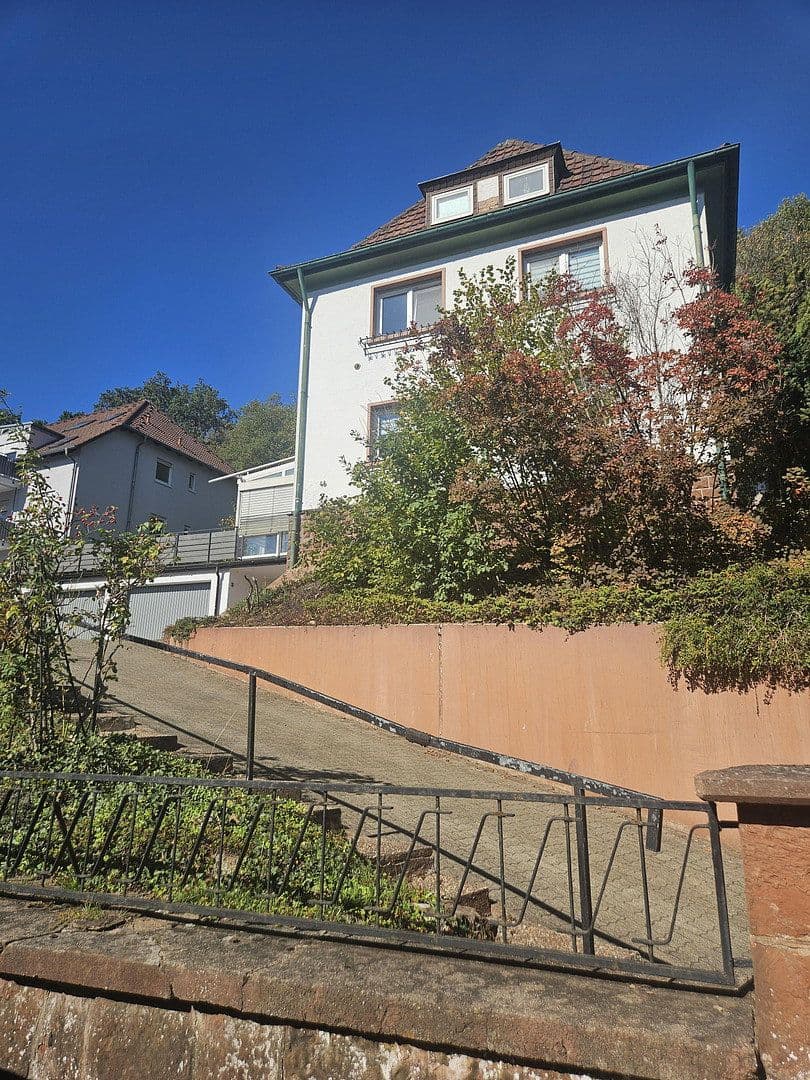 Predaj domu 171 m², pozemok 820 m², Annweiler am Trifels, Porýnie-Falcko Predaj domu 171 m², pozemok 820 m², Annweiler am Trifels, Porýnie-Falcko