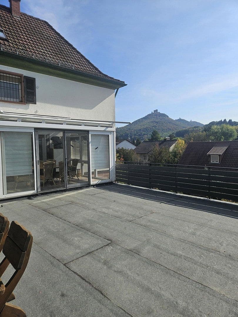 Predaj domu 171 m², pozemok 820 m², Annweiler am Trifels, Porýnie-Falcko Predaj domu 171 m², pozemok 820 m², Annweiler am Trifels, Porýnie-Falcko