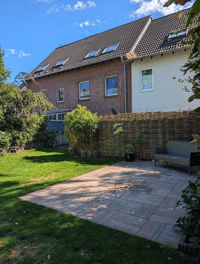 Predaj domu 123 m², pozemok 236 m², Oberhausen, Severné Porýnie - Westfálsko Predaj domu 123 m², pozemok 236 m², Oberhausen, Severné Porýnie - Westfálsko