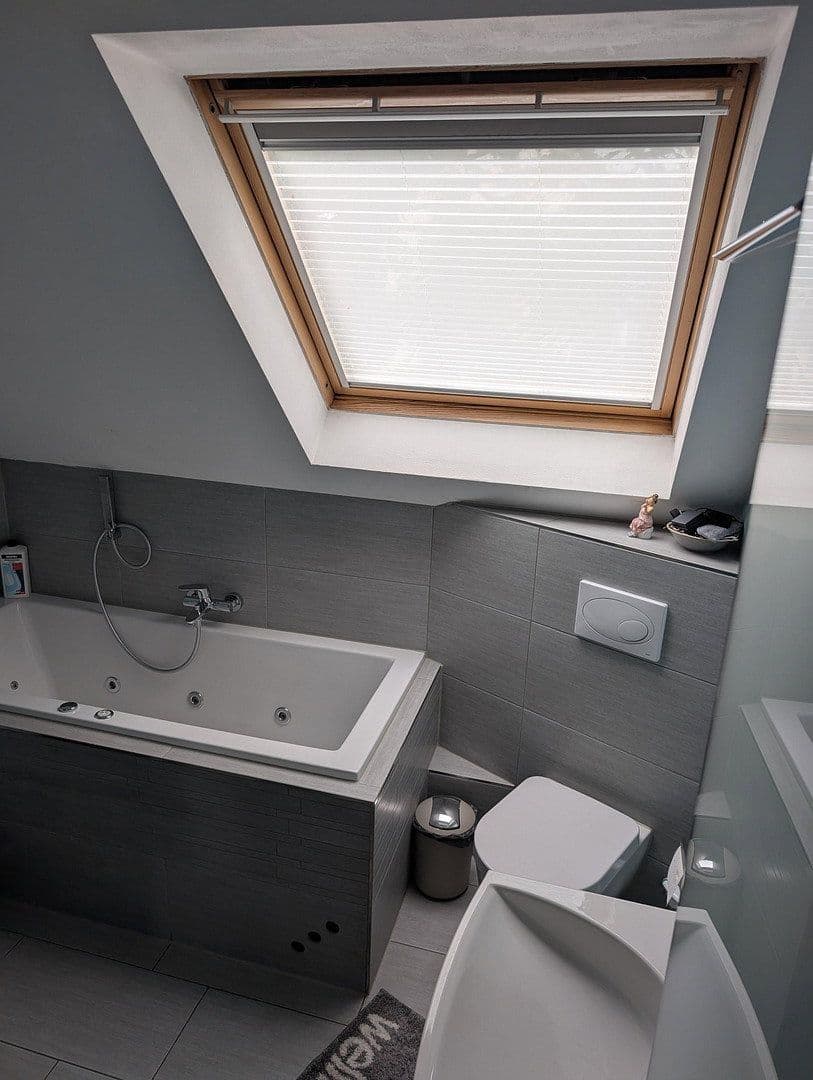 Predaj domu 123 m², pozemok 236 m², Oberhausen, Severné Porýnie - Westfálsko Predaj domu 123 m², pozemok 236 m², Oberhausen, Severné Porýnie - Westfálsko