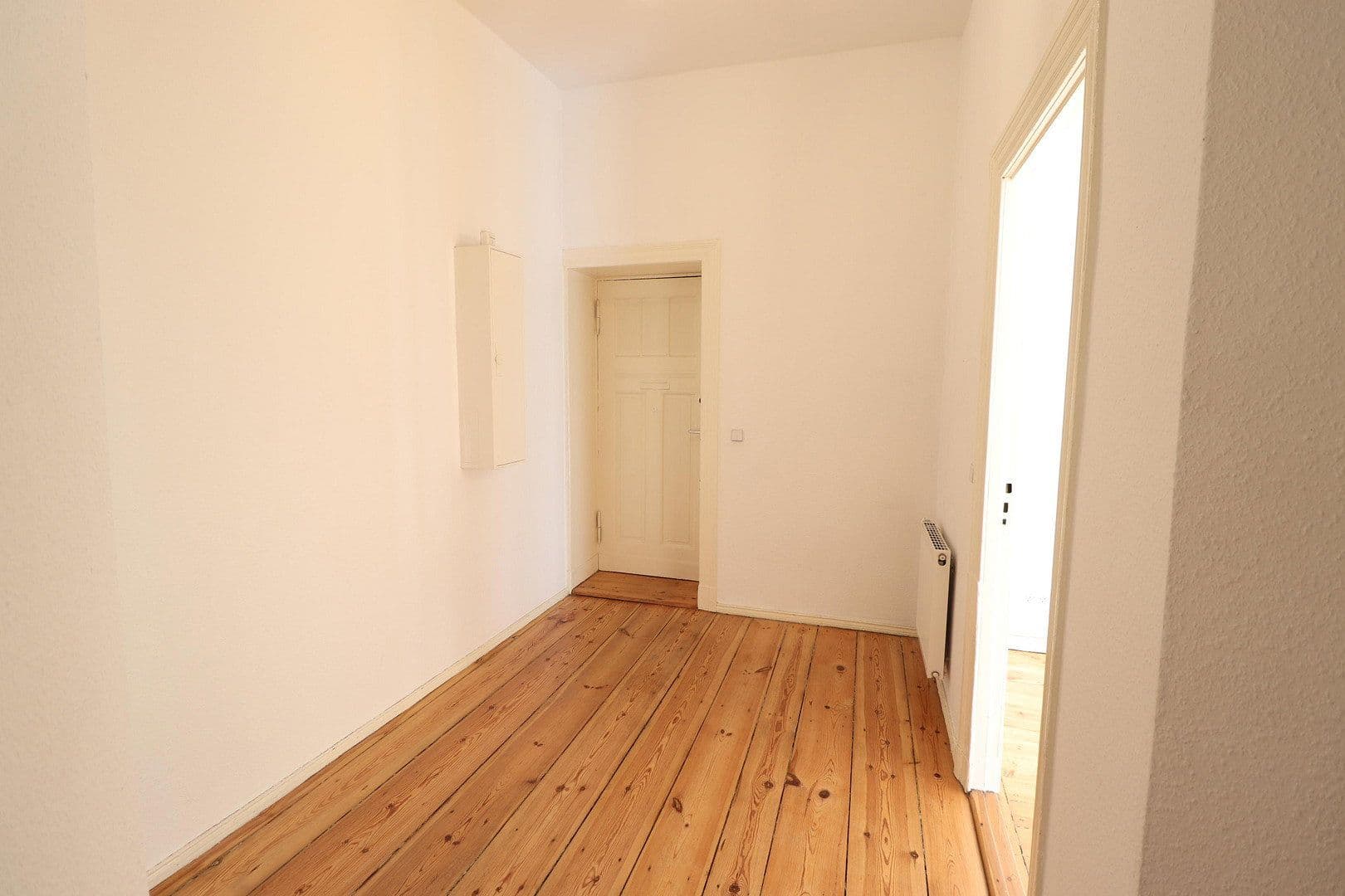 Prenájom bytu 2-izbový 74 m², Antwerpener Str. 00, Berlin, Berlín Prenájom bytu 2-izbový 74 m², Antwerpener Str. 00, Berlin, Berlín