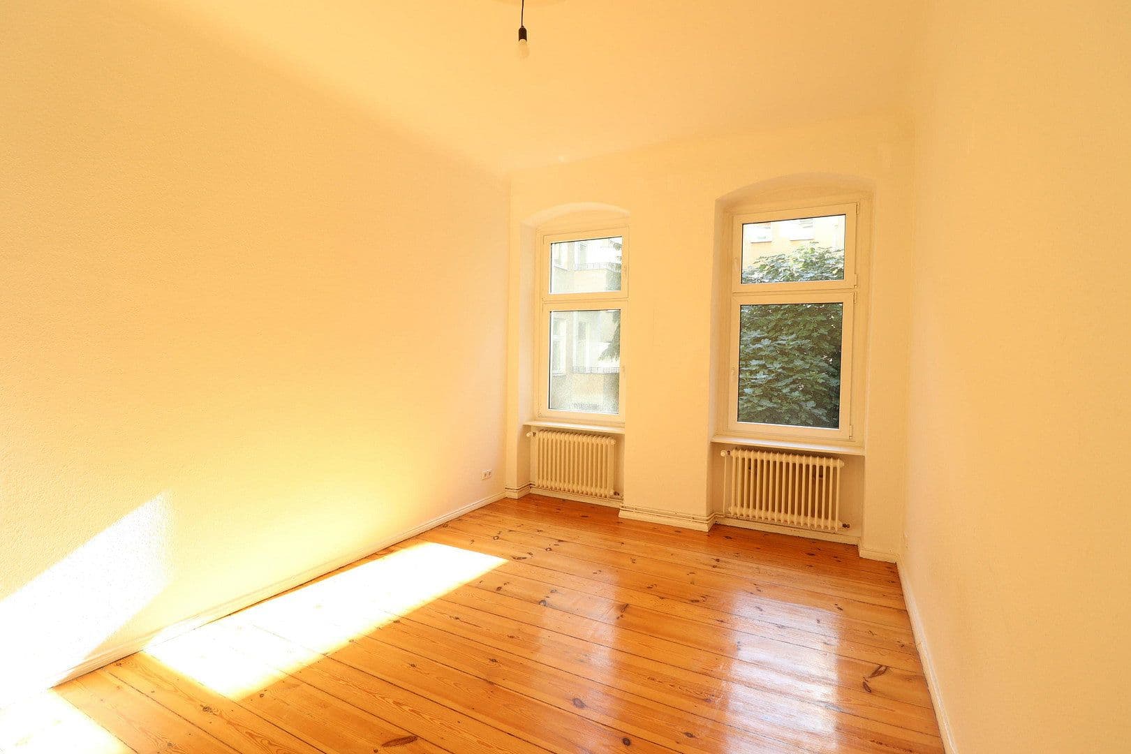 Prenájom bytu 2-izbový 74 m², Antwerpener Str. 00, Berlin, Berlín Prenájom bytu 2-izbový 74 m², Antwerpener Str. 00, Berlin, Berlín