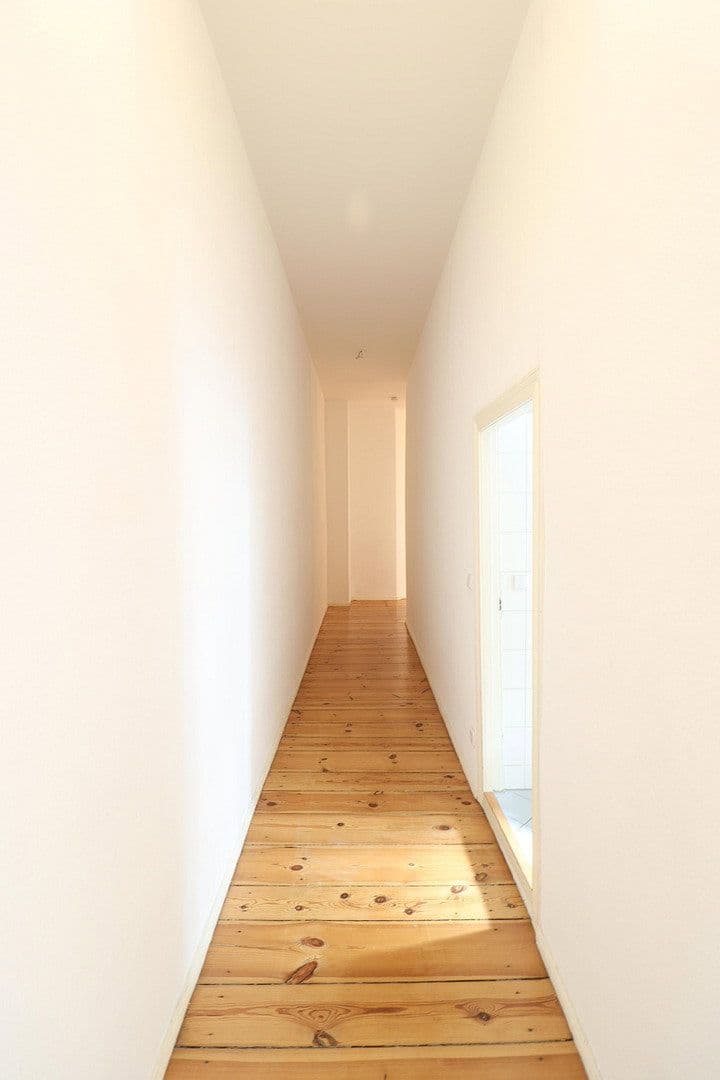 Prenájom bytu 2-izbový 74 m², Antwerpener Str. 00, Berlin, Berlín Prenájom bytu 2-izbový 74 m², Antwerpener Str. 00, Berlin, Berlín