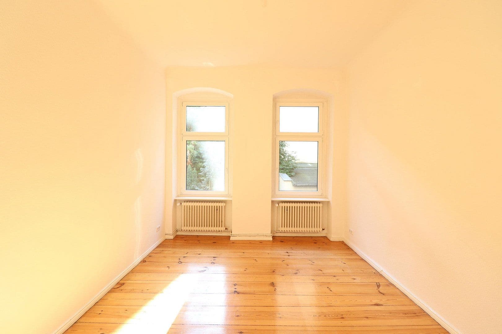 Prenájom bytu 2-izbový 74 m², Antwerpener Str. 00, Berlin, Berlín Prenájom bytu 2-izbový 74 m², Antwerpener Str. 00, Berlin, Berlín