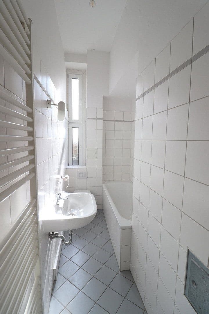 Prenájom bytu 2-izbový 74 m², Antwerpener Str. 00, Berlin, Berlín Prenájom bytu 2-izbový 74 m², Antwerpener Str. 00, Berlin, Berlín