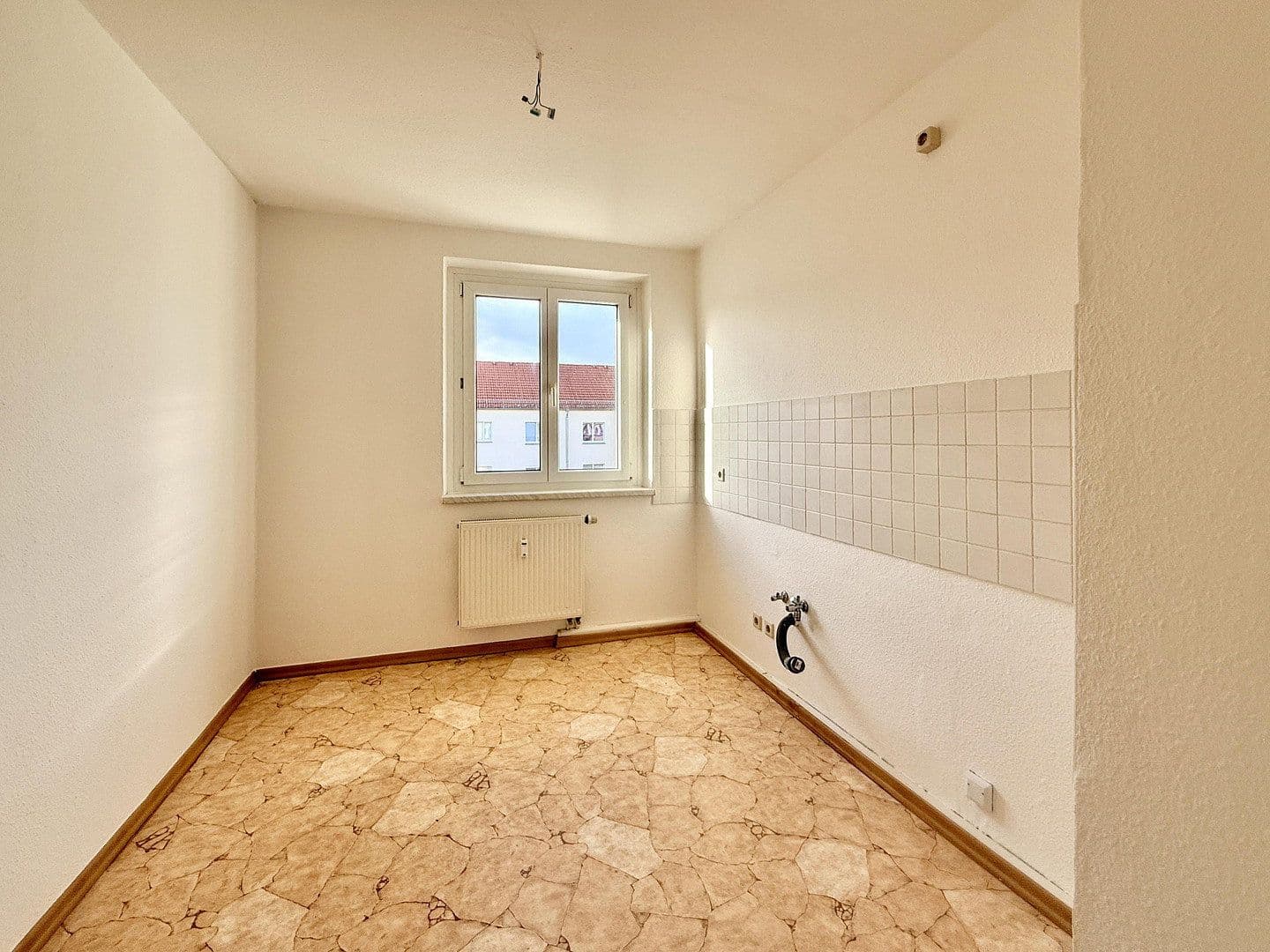 Prenájom bytu 2-izbový 55 m², Franz-Mehring-Str. 65, Dresden, Sasko Prenájom bytu 2-izbový 55 m², Franz-Mehring-Str. 65, Dresden, Sasko
