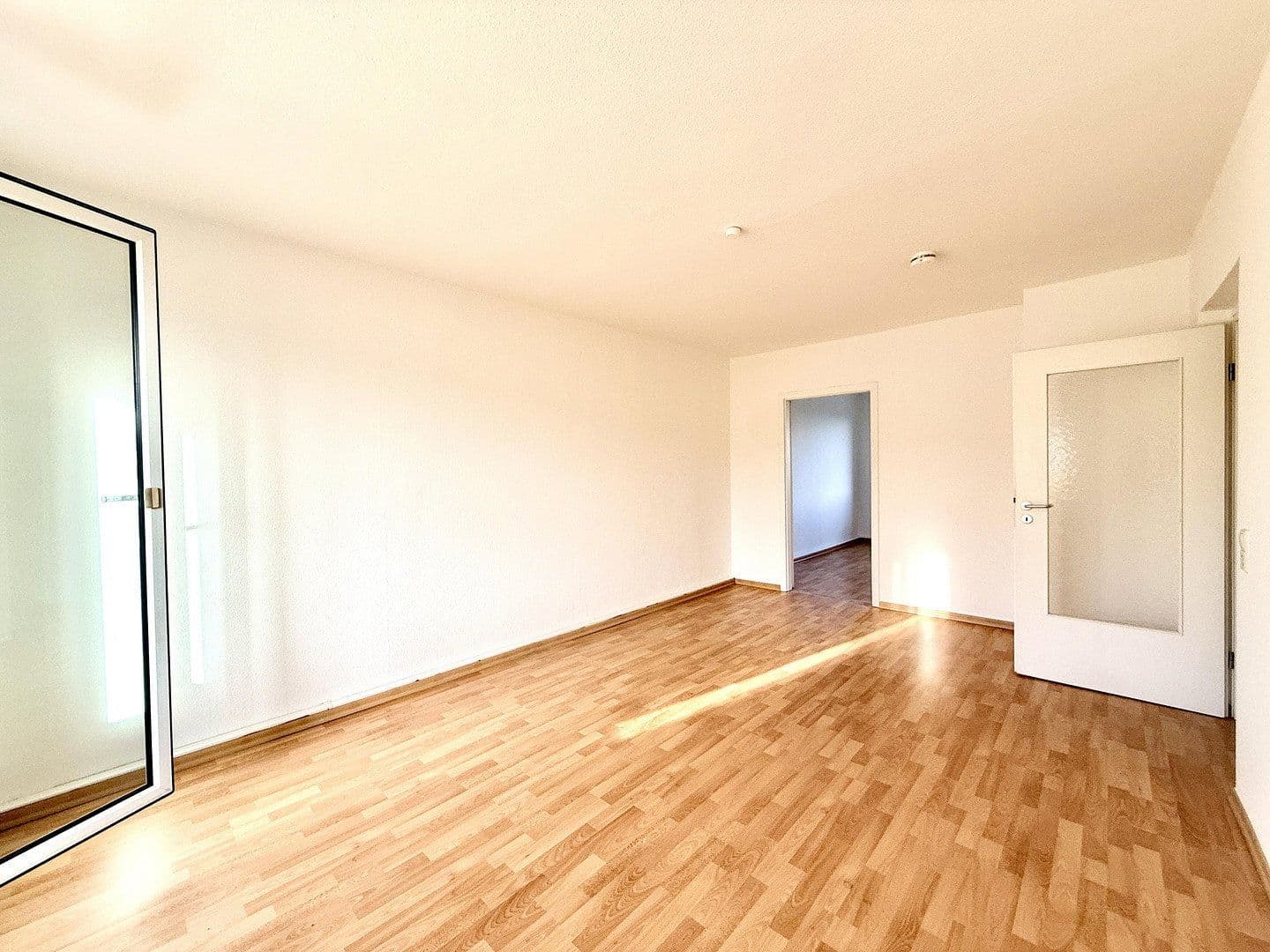 Prenájom bytu 2-izbový 55 m², Franz-Mehring-Str. 65, Dresden, Sasko Prenájom bytu 2-izbový 55 m², Franz-Mehring-Str. 65, Dresden, Sasko
