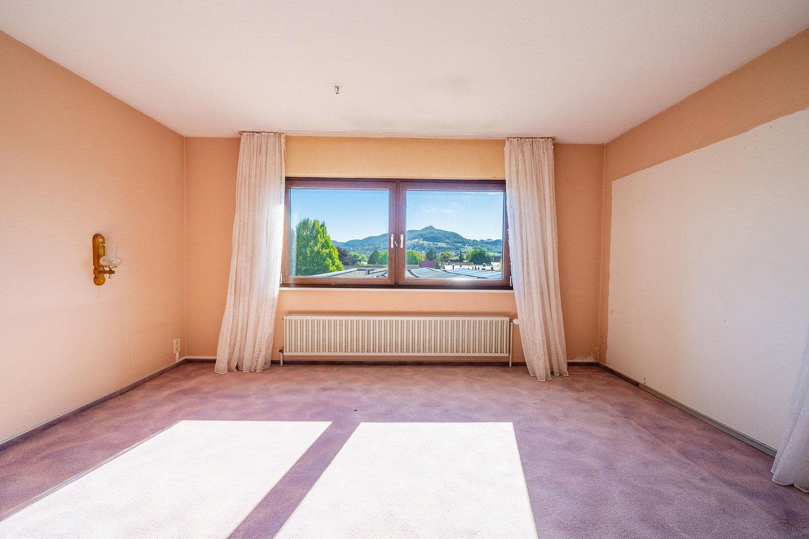 Predaj domu 178 m², pozemok 493 m², Kirchheim unter Teck, Bádensko-Wurttembersko Predaj domu 178 m², pozemok 493 m², Kirchheim unter Teck, Bádensko-Wurttembersko