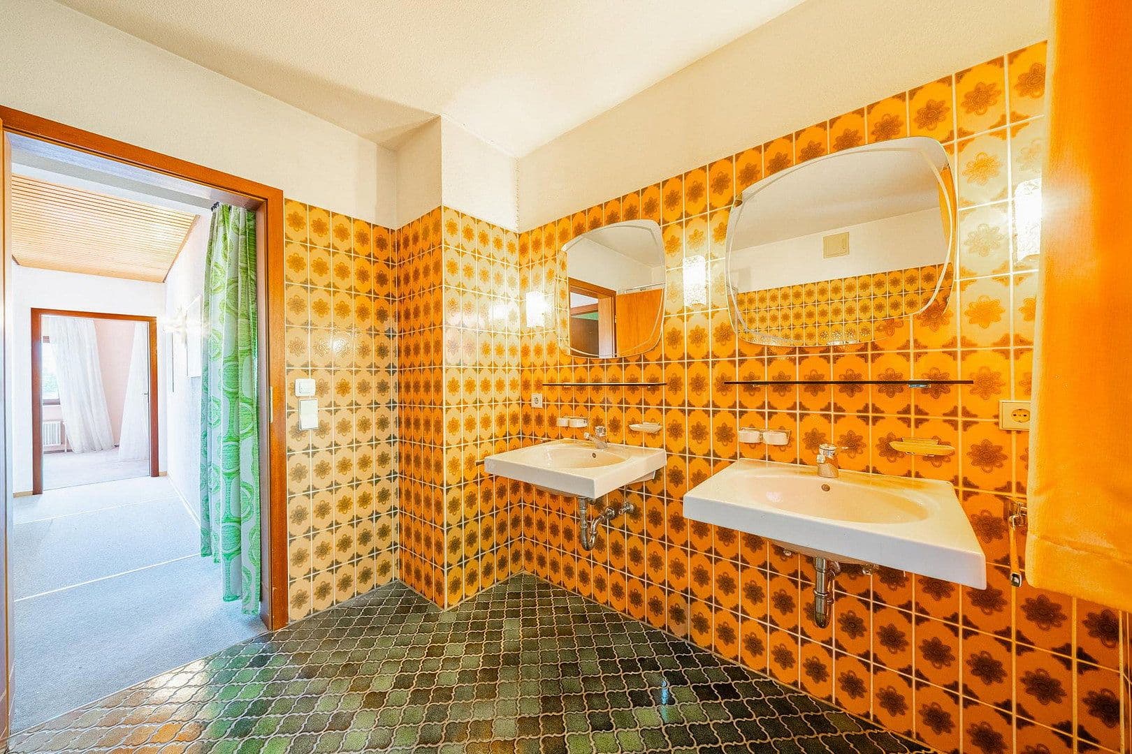 Predaj domu 178 m², pozemok 493 m², Kirchheim unter Teck, Bádensko-Wurttembersko Predaj domu 178 m², pozemok 493 m², Kirchheim unter Teck, Bádensko-Wurttembersko
