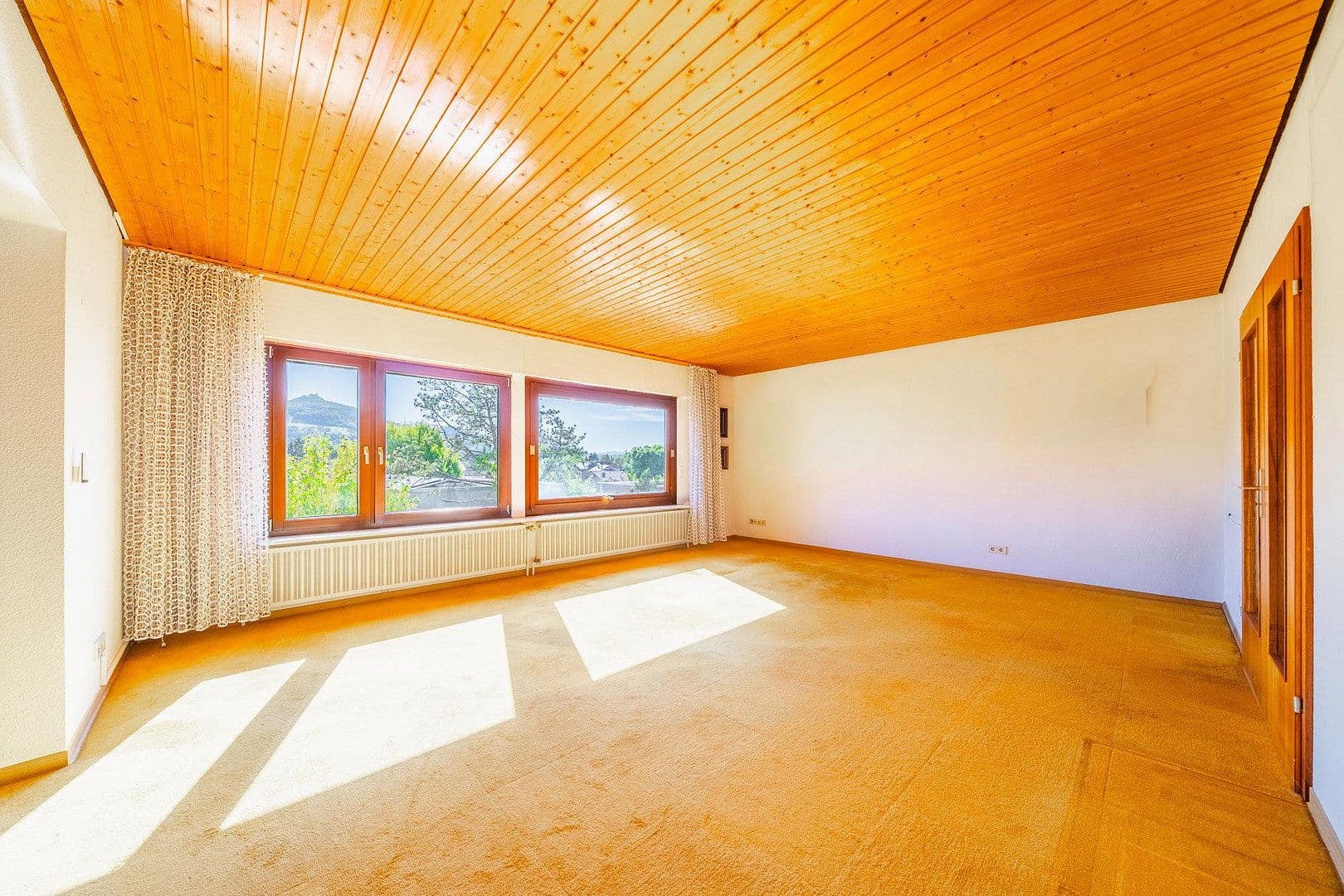 Predaj domu 178 m², pozemok 493 m², Kirchheim unter Teck, Bádensko-Wurttembersko Predaj domu 178 m², pozemok 493 m², Kirchheim unter Teck, Bádensko-Wurttembersko