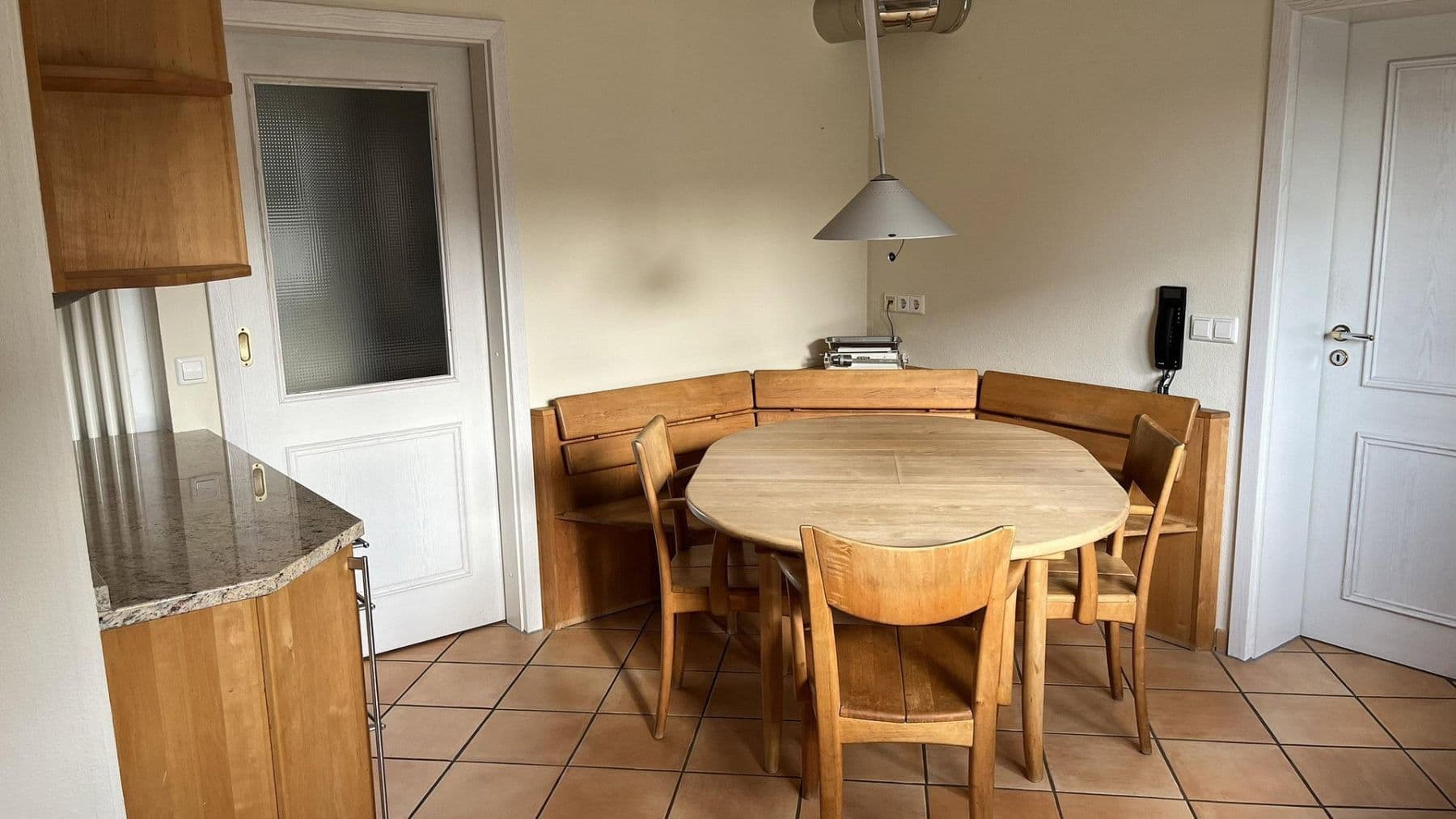 Predaj domu 244 m², pozemok 826 m², Schubertstraße 14, Straubenhardt, Bádensko-Wurttembersko Predaj domu 244 m², pozemok 826 m², Schubertstraße 14, Straubenhardt, Bádensko-Wurttembersko