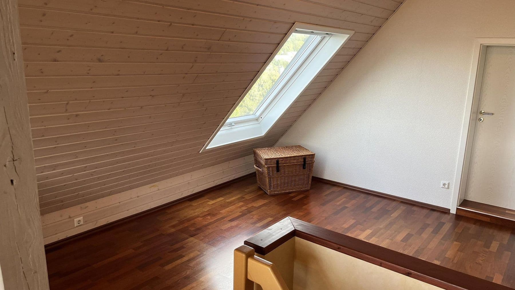 Predaj domu 244 m², pozemok 826 m², Schubertstraße 14, Straubenhardt, Bádensko-Wurttembersko Predaj domu 244 m², pozemok 826 m², Schubertstraße 14, Straubenhardt, Bádensko-Wurttembersko