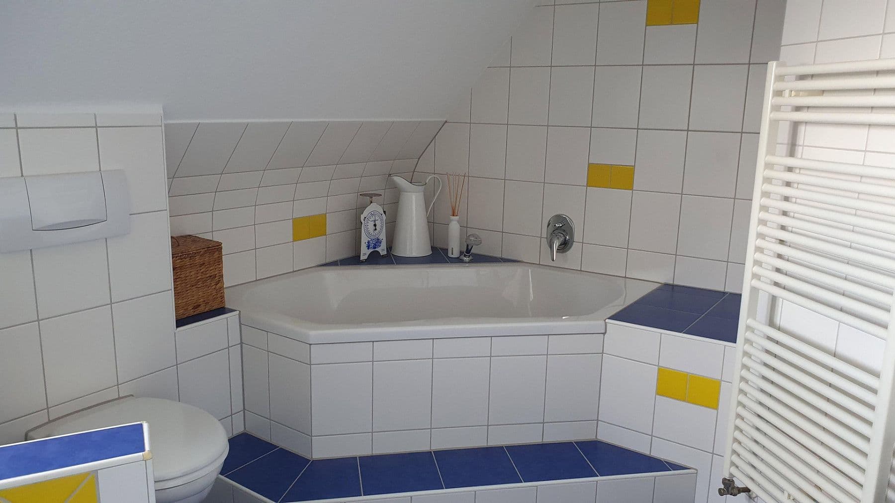 Predaj domu 244 m², pozemok 826 m², Schubertstraße 14, Straubenhardt, Bádensko-Wurttembersko Predaj domu 244 m², pozemok 826 m², Schubertstraße 14, Straubenhardt, Bádensko-Wurttembersko