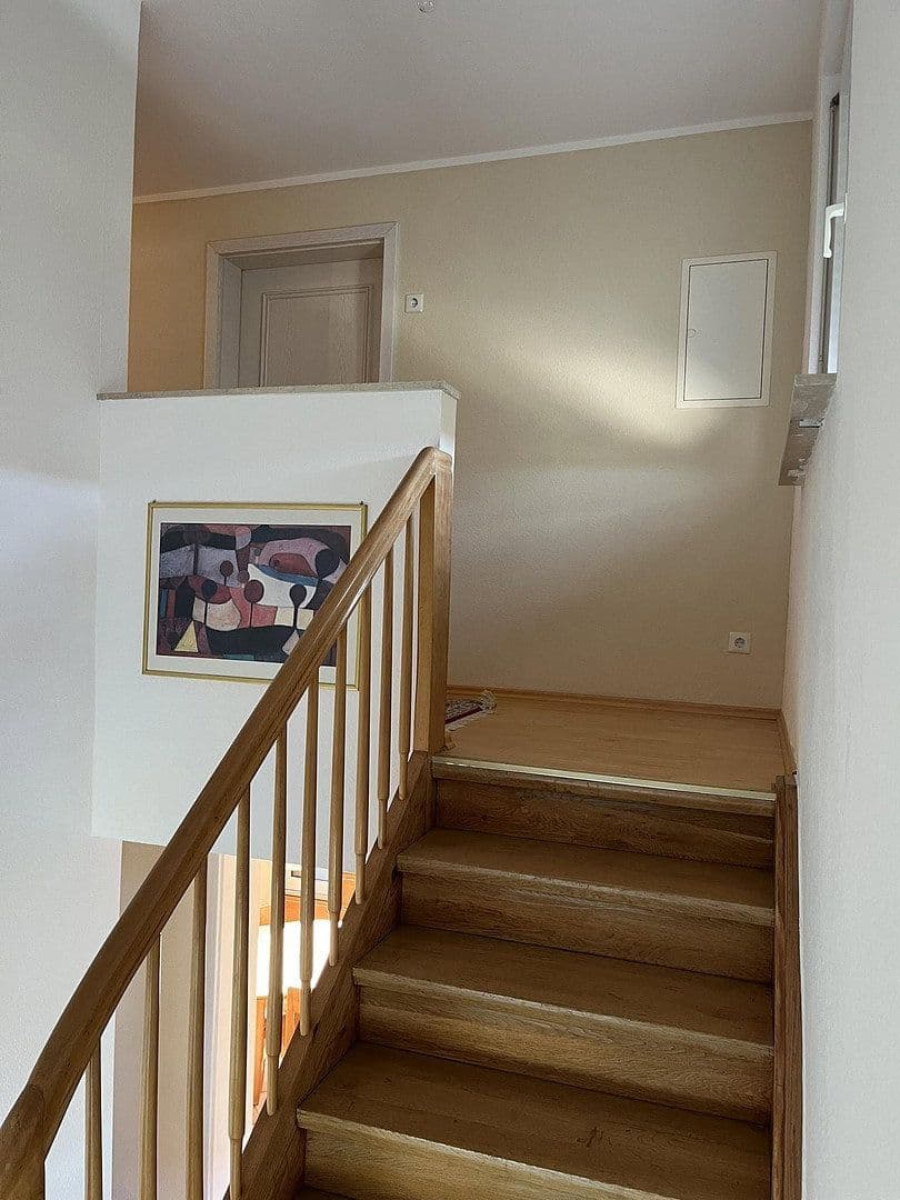 Predaj domu 244 m², pozemok 826 m², Schubertstraße 14, Straubenhardt, Bádensko-Wurttembersko Predaj domu 244 m², pozemok 826 m², Schubertstraße 14, Straubenhardt, Bádensko-Wurttembersko