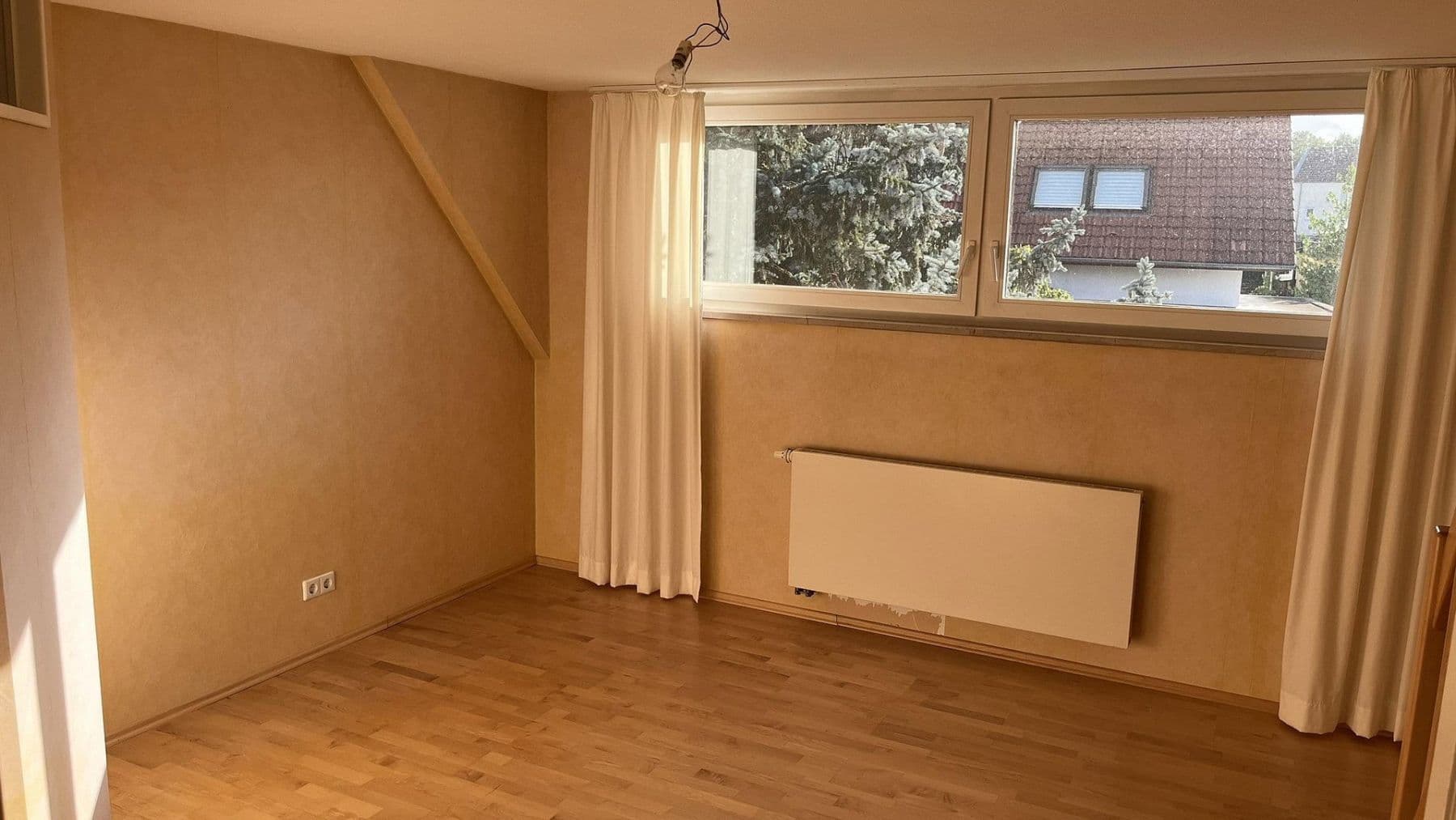 Predaj domu 244 m², pozemok 826 m², Schubertstraße 14, Straubenhardt, Bádensko-Wurttembersko Predaj domu 244 m², pozemok 826 m², Schubertstraße 14, Straubenhardt, Bádensko-Wurttembersko
