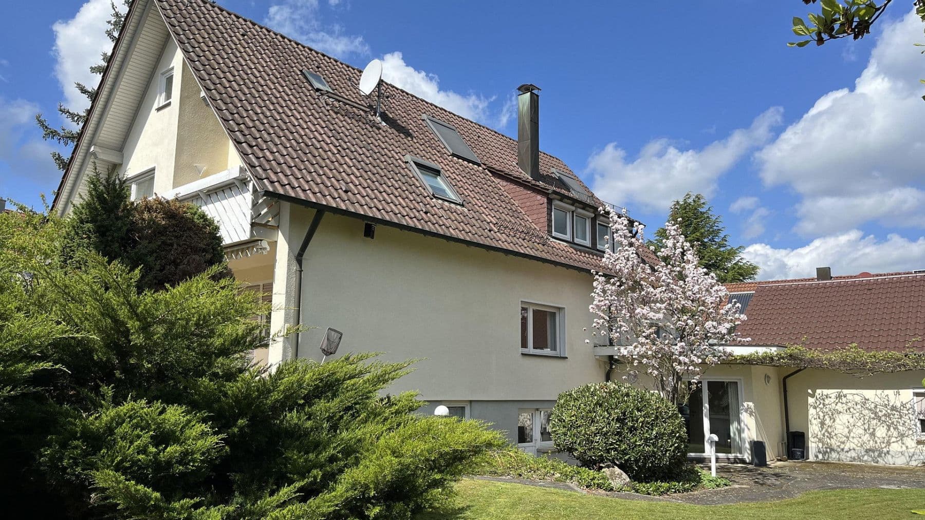 Predaj domu 244 m², pozemok 826 m², Schubertstraße 14, Straubenhardt, Bádensko-Wurttembersko Predaj domu 244 m², pozemok 826 m², Schubertstraße 14, Straubenhardt, Bádensko-Wurttembersko