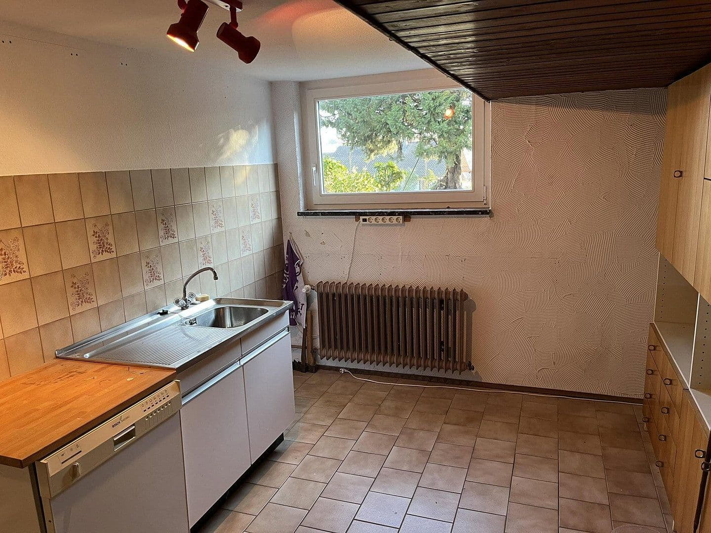 Predaj domu 244 m², pozemok 826 m², Schubertstraße 14, Straubenhardt, Bádensko-Wurttembersko Predaj domu 244 m², pozemok 826 m², Schubertstraße 14, Straubenhardt, Bádensko-Wurttembersko