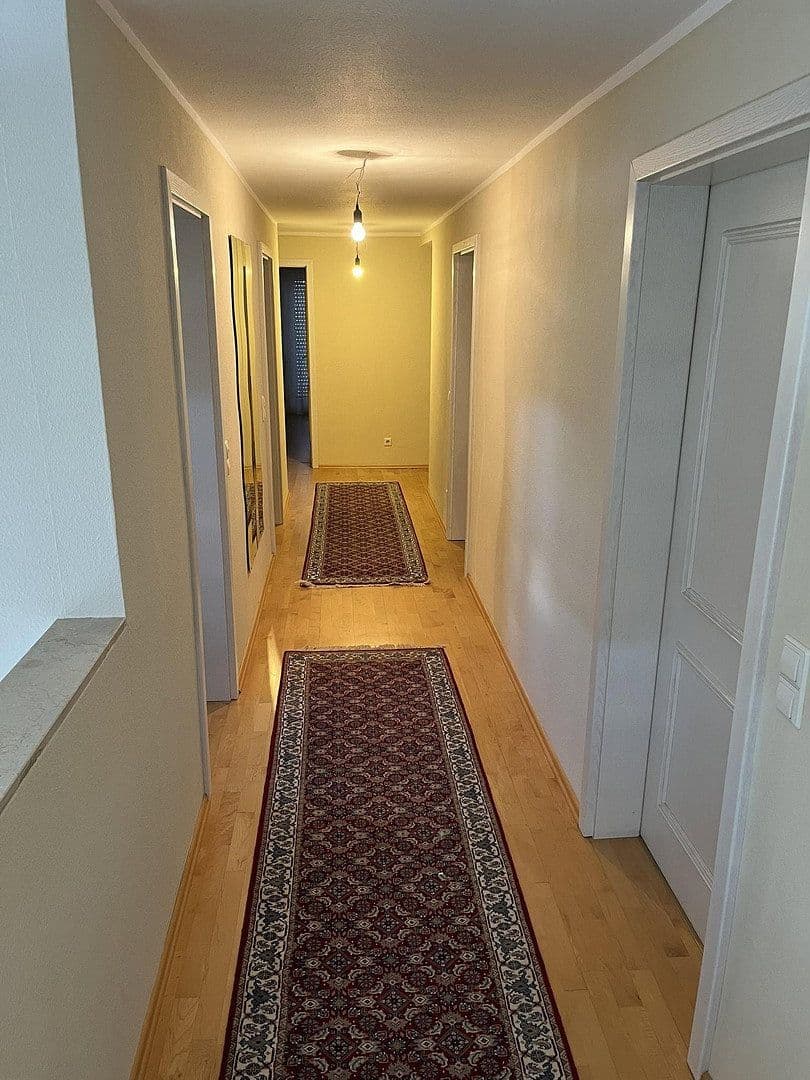Predaj domu 244 m², pozemok 826 m², Schubertstraße 14, Straubenhardt, Bádensko-Wurttembersko Predaj domu 244 m², pozemok 826 m², Schubertstraße 14, Straubenhardt, Bádensko-Wurttembersko