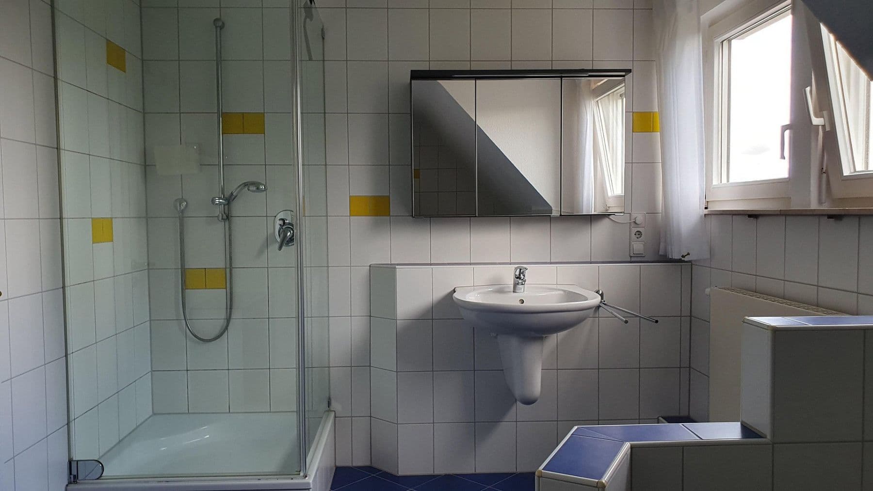Predaj domu 244 m², pozemok 826 m², Schubertstraße 14, Straubenhardt, Bádensko-Wurttembersko Predaj domu 244 m², pozemok 826 m², Schubertstraße 14, Straubenhardt, Bádensko-Wurttembersko