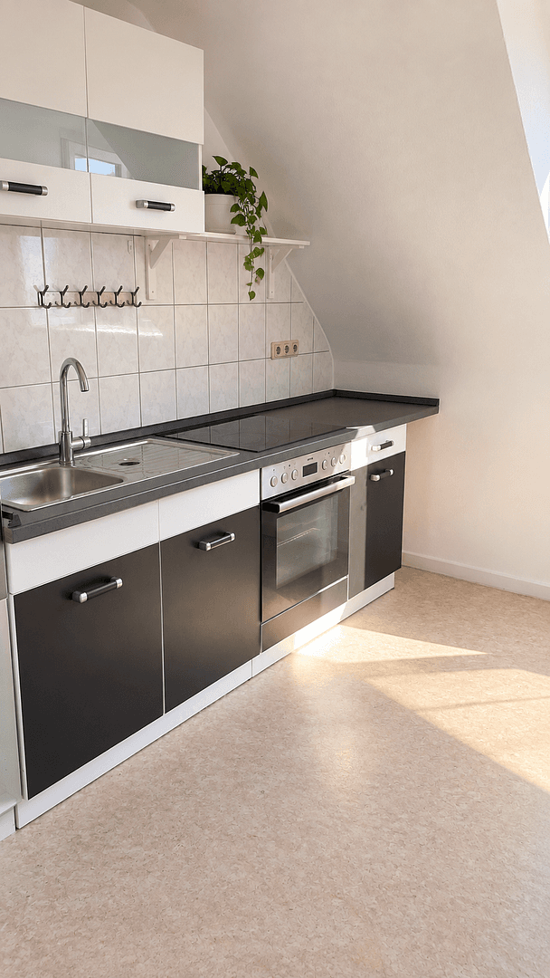 Prenájom bytu 3-izbový 73 m², Moltkestr. 1-5, Aachen, Severné Porýnie - Westfálsko Prenájom bytu 3-izbový 73 m², Moltkestr. 1-5, Aachen, Severné Porýnie - Westfálsko