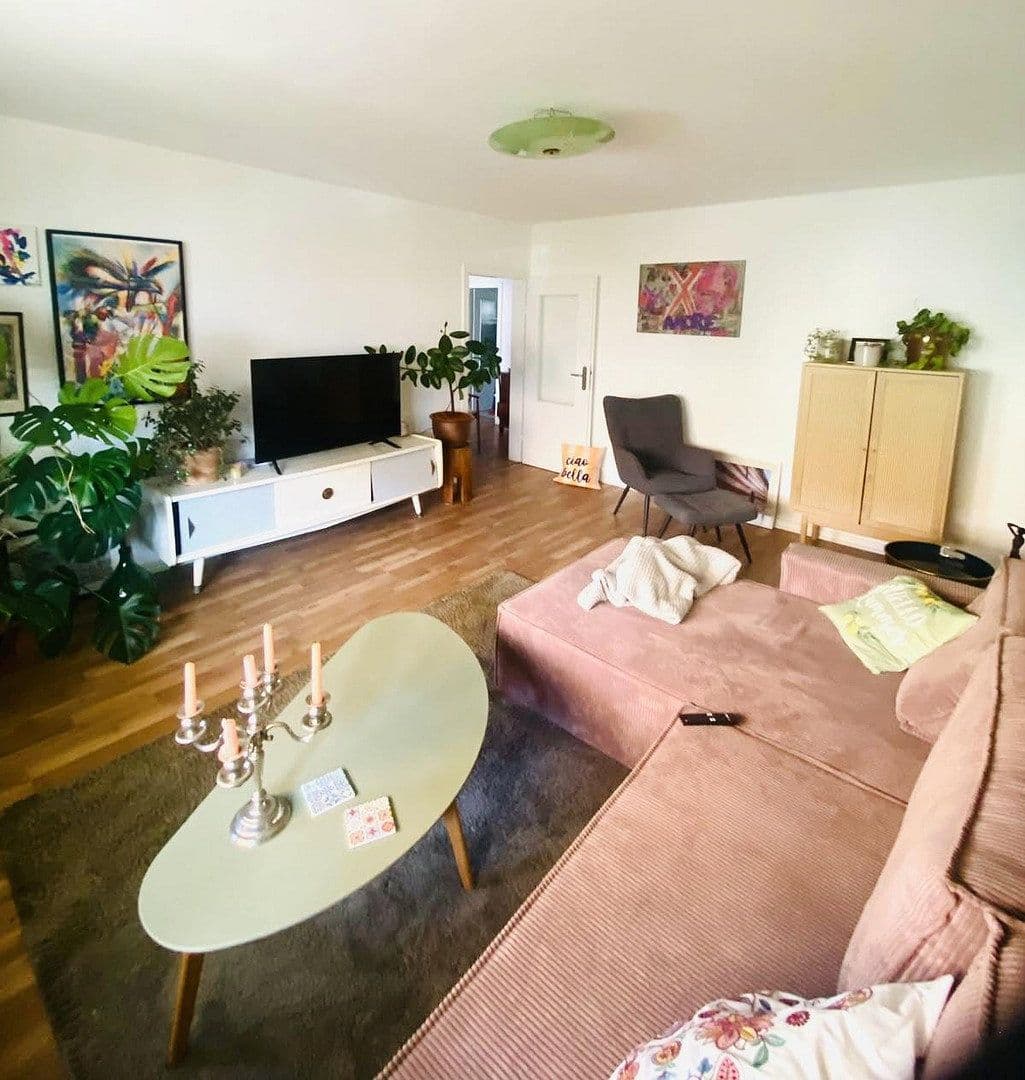 Prenájom bytu 4-izbový 85 m², Hildesheim, Dolné Sasko Prenájom bytu 4-izbový 85 m², Hildesheim, Dolné Sasko