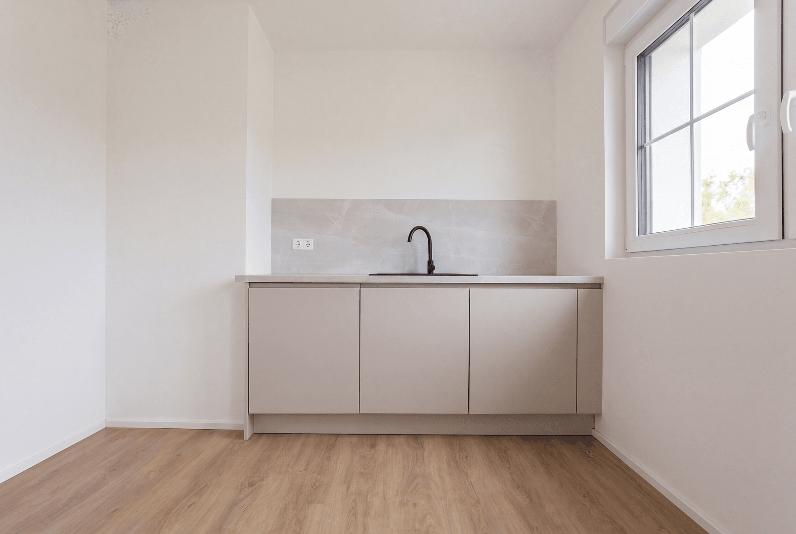Prenájom bytu 5-izbový 120 m², Sulzburgstraße 34, Lenningen, Bádensko-Wurttembersko Prenájom bytu 5-izbový 120 m², Sulzburgstraße 34, Lenningen, Bádensko-Wurttembersko