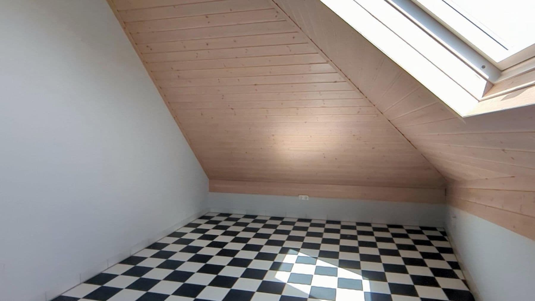 Predaj domu 215 m², pozemok 642 m², Riedstadt, Hesensko Predaj domu 215 m², pozemok 642 m², Riedstadt, Hesensko