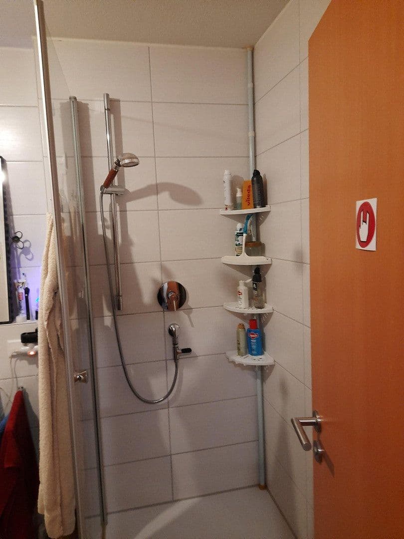 Prenájom bytu 4-izbový 103 m², Neuffen, Bádensko-Wurttembersko Prenájom bytu 4-izbový 103 m², Neuffen, Bádensko-Wurttembersko