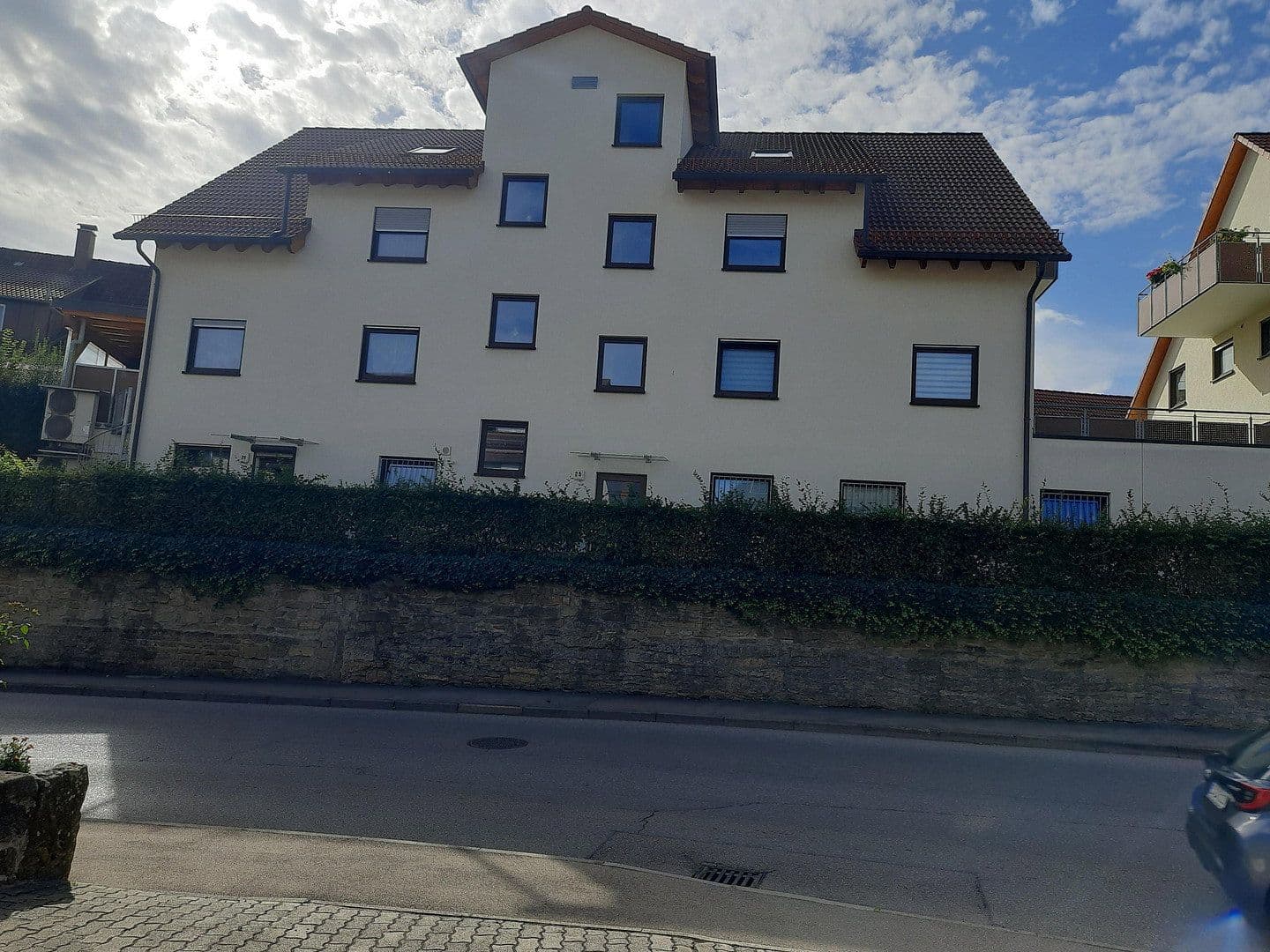 Prenájom bytu 4-izbový 103 m², Neuffen, Bádensko-Wurttembersko Prenájom bytu 4-izbový 103 m², Neuffen, Bádensko-Wurttembersko