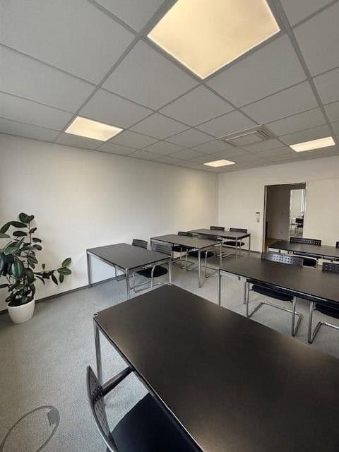 Prenájom kancelárie 250 m², Wilhelmstr. 78, Reilingen, Bádensko-Wurttembersko Prenájom kancelárie 250 m², Wilhelmstr. 78, Reilingen, Bádensko-Wurttembersko