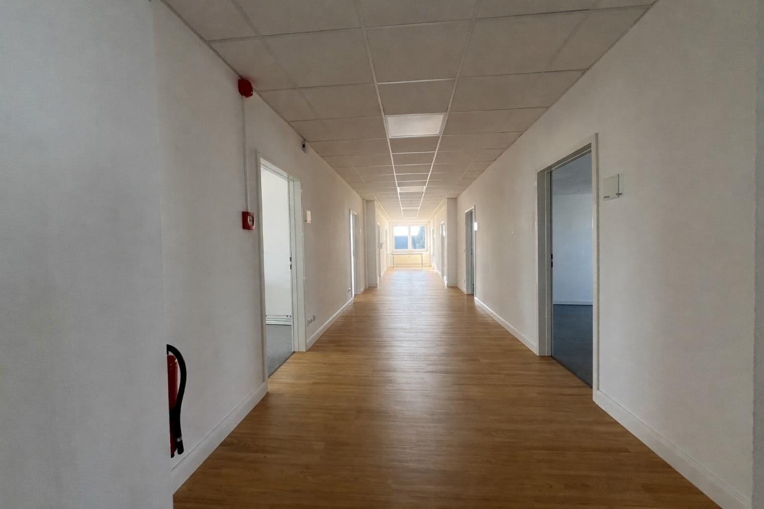 Prenájom kancelárie 250 m², Wilhelmstr. 78, Reilingen, Bádensko-Wurttembersko Prenájom kancelárie 250 m², Wilhelmstr. 78, Reilingen, Bádensko-Wurttembersko