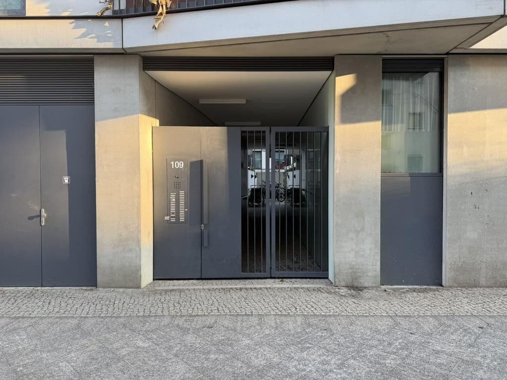 Predaj bytu 3-izbový 110 m², Harzer Straße 109, Berlin, Berlín Predaj bytu 3-izbový 110 m², Harzer Straße 109, Berlin, Berlín