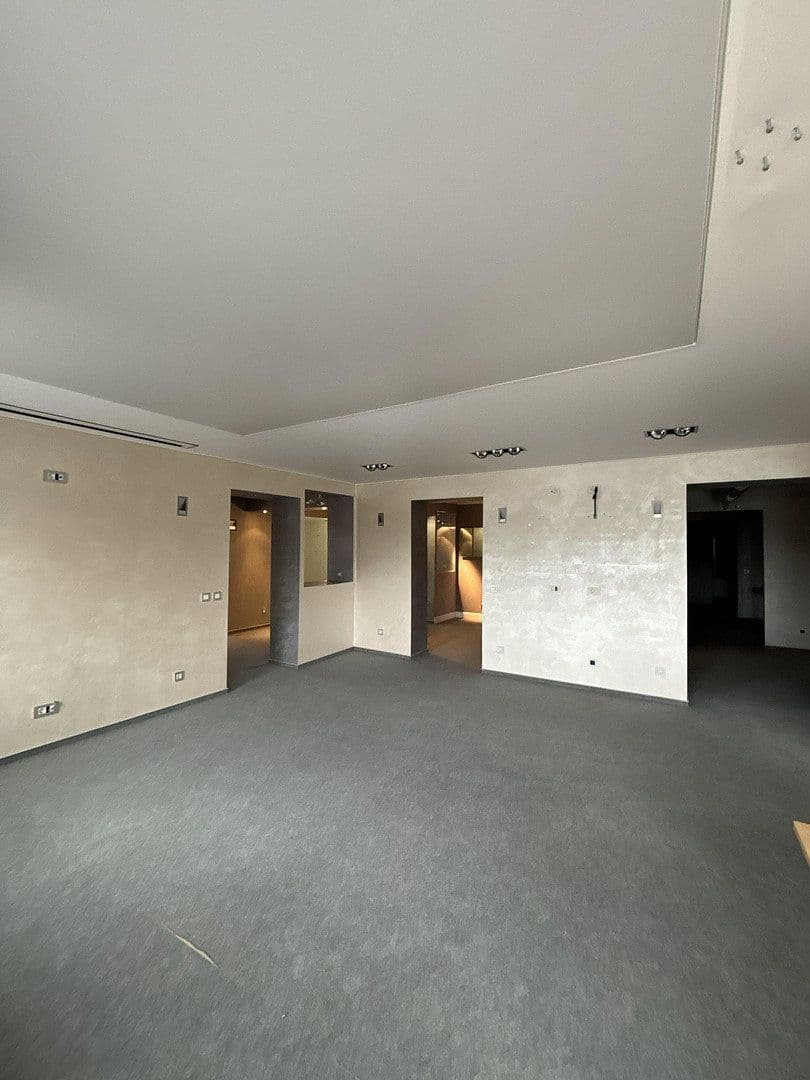 Prenájom kancelárie 380 m², Wilhelmstraße 78, Reilingen, Bádensko-Wurttembersko Prenájom kancelárie 380 m², Wilhelmstraße 78, Reilingen, Bádensko-Wurttembersko