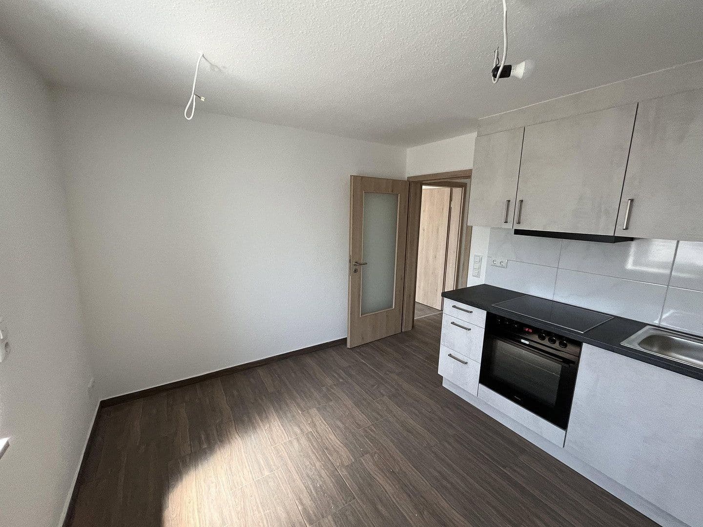 Prenájom domu 50 m², pozemok 1.000 m², Loheweg 2, Erlangen - Dechsendorf, Bavorsko Prenájom domu 50 m², pozemok 1.000 m², Loheweg 2, Erlangen - Dechsendorf, Bavorsko