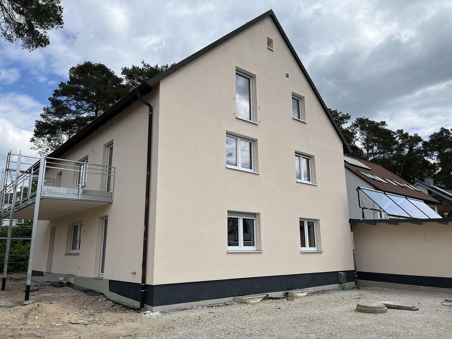 Prenájom domu 50 m², pozemok 1.000 m², Loheweg 2, Erlangen - Dechsendorf, Bavorsko Prenájom domu 50 m², pozemok 1.000 m², Loheweg 2, Erlangen - Dechsendorf, Bavorsko