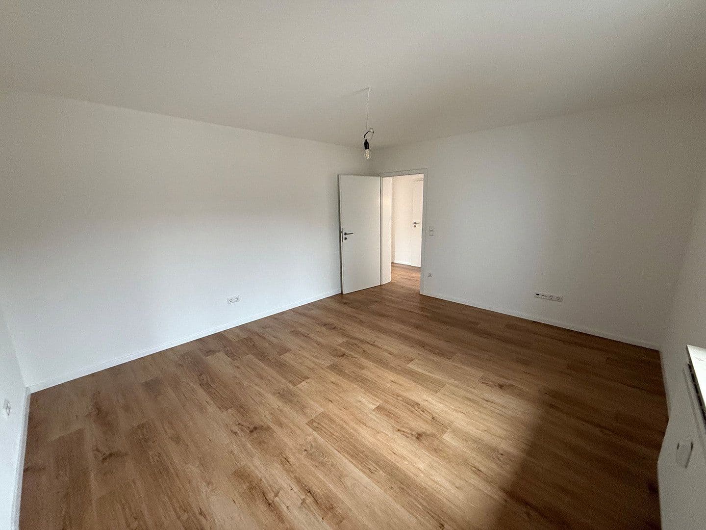 Prenájom bytu 3-izbový 90 m², Ellhofen, Bádensko-Wurttembersko Prenájom bytu 3-izbový 90 m², Ellhofen, Bádensko-Wurttembersko