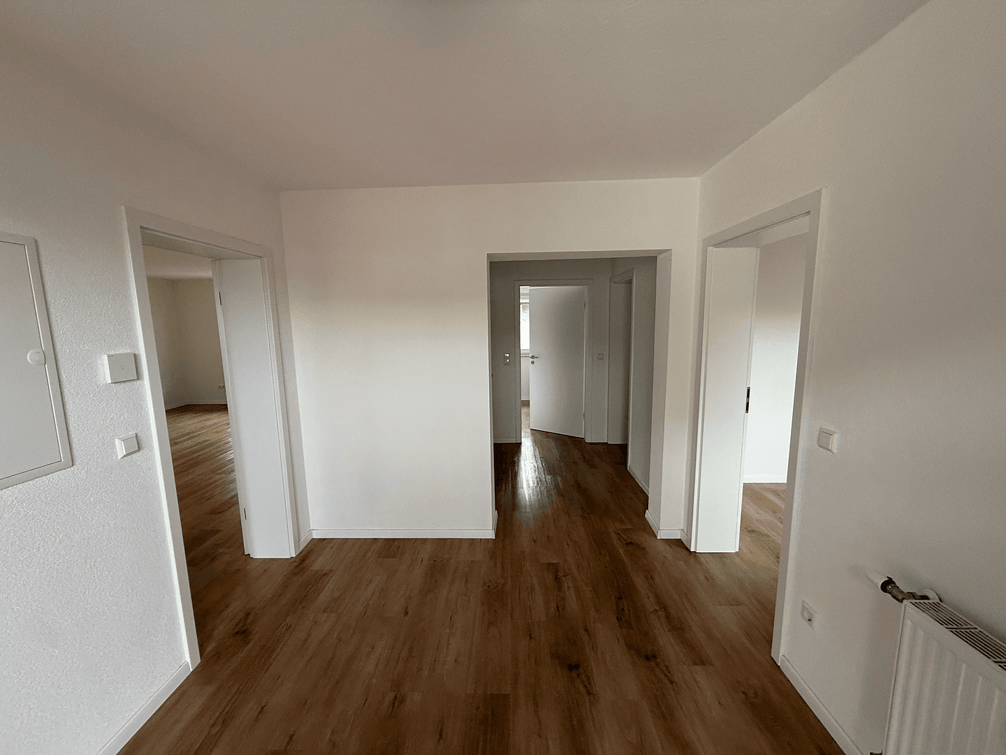 Prenájom bytu 3-izbový 90 m², Ellhofen, Bádensko-Wurttembersko Prenájom bytu 3-izbový 90 m², Ellhofen, Bádensko-Wurttembersko