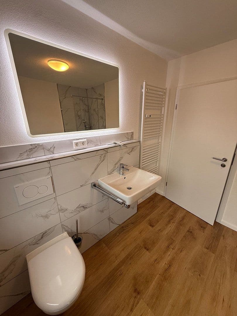 Prenájom bytu 3-izbový 90 m², Ellhofen, Bádensko-Wurttembersko Prenájom bytu 3-izbový 90 m², Ellhofen, Bádensko-Wurttembersko