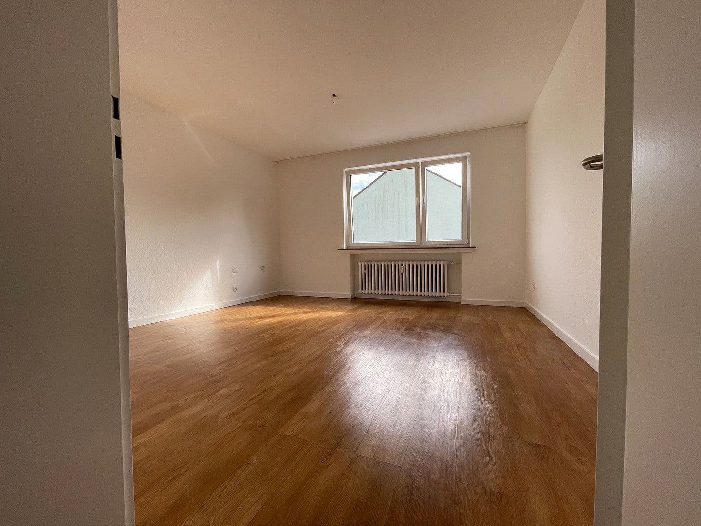 Prenájom bytu 2-izbový 61 m², Saalestr. 30, Essen, Severné Porýnie - Westfálsko Prenájom bytu 2-izbový 61 m², Saalestr. 30, Essen, Severné Porýnie - Westfálsko