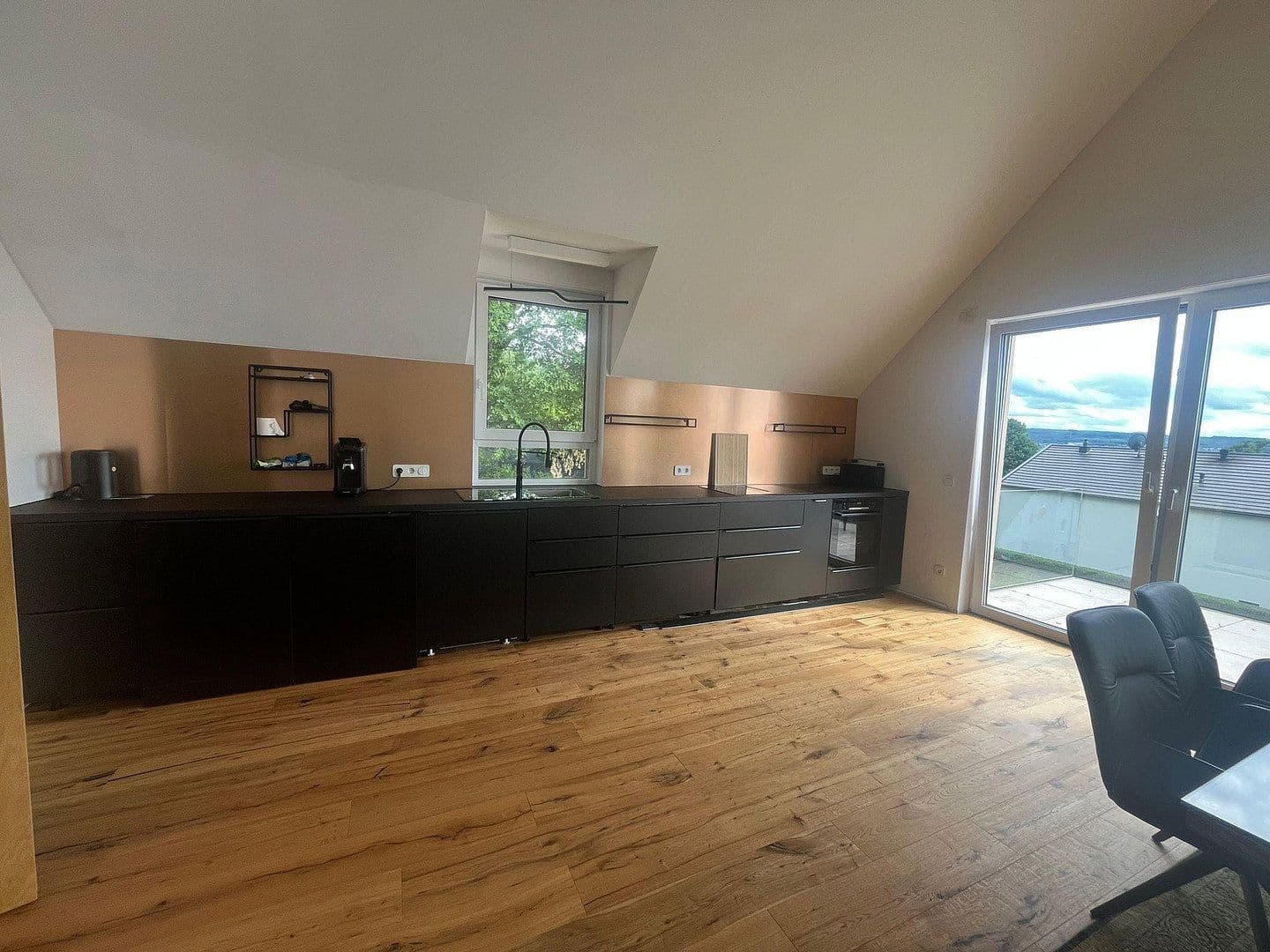 Prenájom bytu 3-izbový 107 m², Siegburg, Severné Porýnie - Westfálsko Prenájom bytu 3-izbový 107 m², Siegburg, Severné Porýnie - Westfálsko