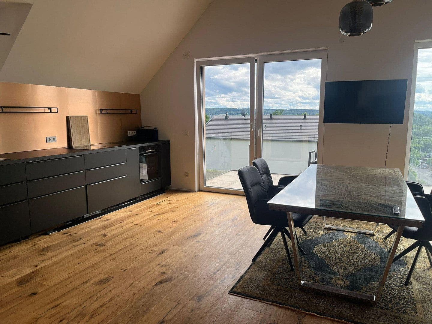 Prenájom bytu 3-izbový 107 m², Siegburg, Severné Porýnie - Westfálsko Prenájom bytu 3-izbový 107 m², Siegburg, Severné Porýnie - Westfálsko