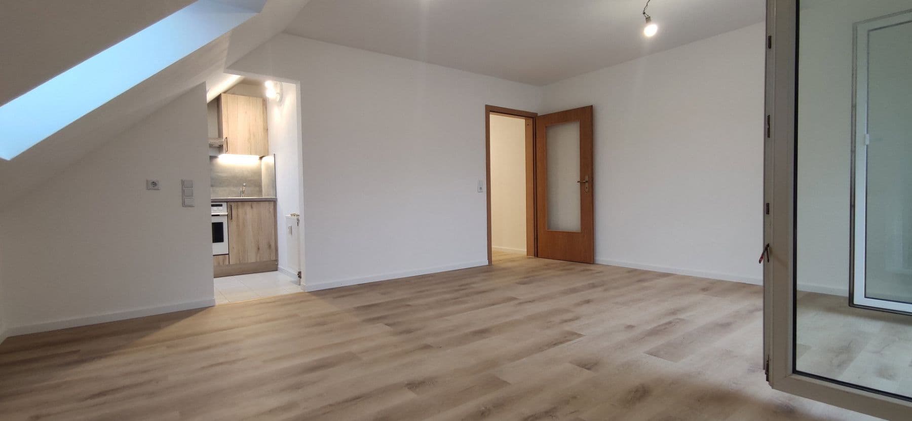 Prenájom bytu 2-izbový 45 m², Erlenweg 6, Aurach, Bavorsko Prenájom bytu 2-izbový 45 m², Erlenweg 6, Aurach, Bavorsko