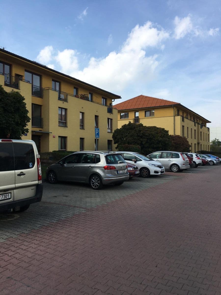 Prenájom bytu 2-izbový 43 m², Jaroslava Foglara, Praha, Praha Prenájom bytu 2-izbový 43 m², Jaroslava Foglara, Praha, Praha