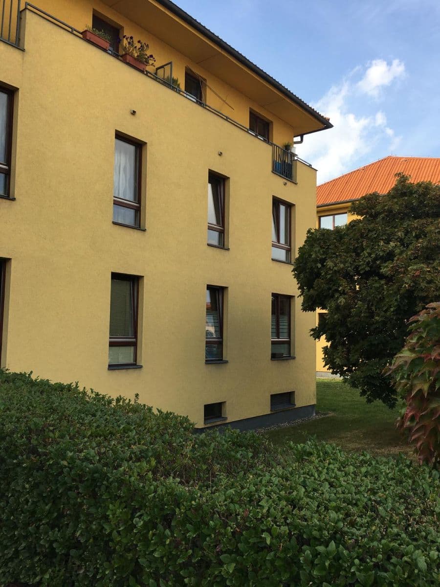 Prenájom bytu 2-izbový 43 m², Jaroslava Foglara, Praha, Praha Prenájom bytu 2-izbový 43 m², Jaroslava Foglara, Praha, Praha