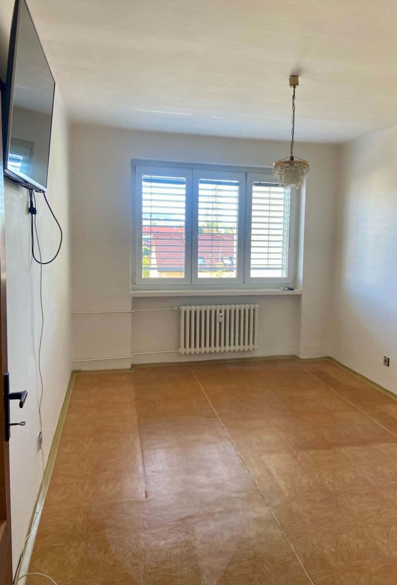 Prenájom bytu 3-izbový 77 m², Křimická, Plzeň, Plzeňský kraj Prenájom bytu 3-izbový 77 m², Křimická, Plzeň, Plzeňský kraj